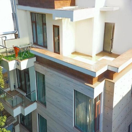 Lime Tree Hotel Sushant Lok Gurgaon Sector 29 Next To Iffco Chowk Metro Bagian luar foto