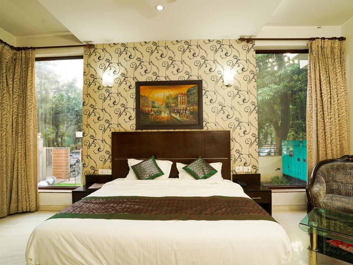Lime Tree Hotel Sushant Lok Gurgaon Sector 29 Next To Iffco Chowk Metro Bagian luar foto