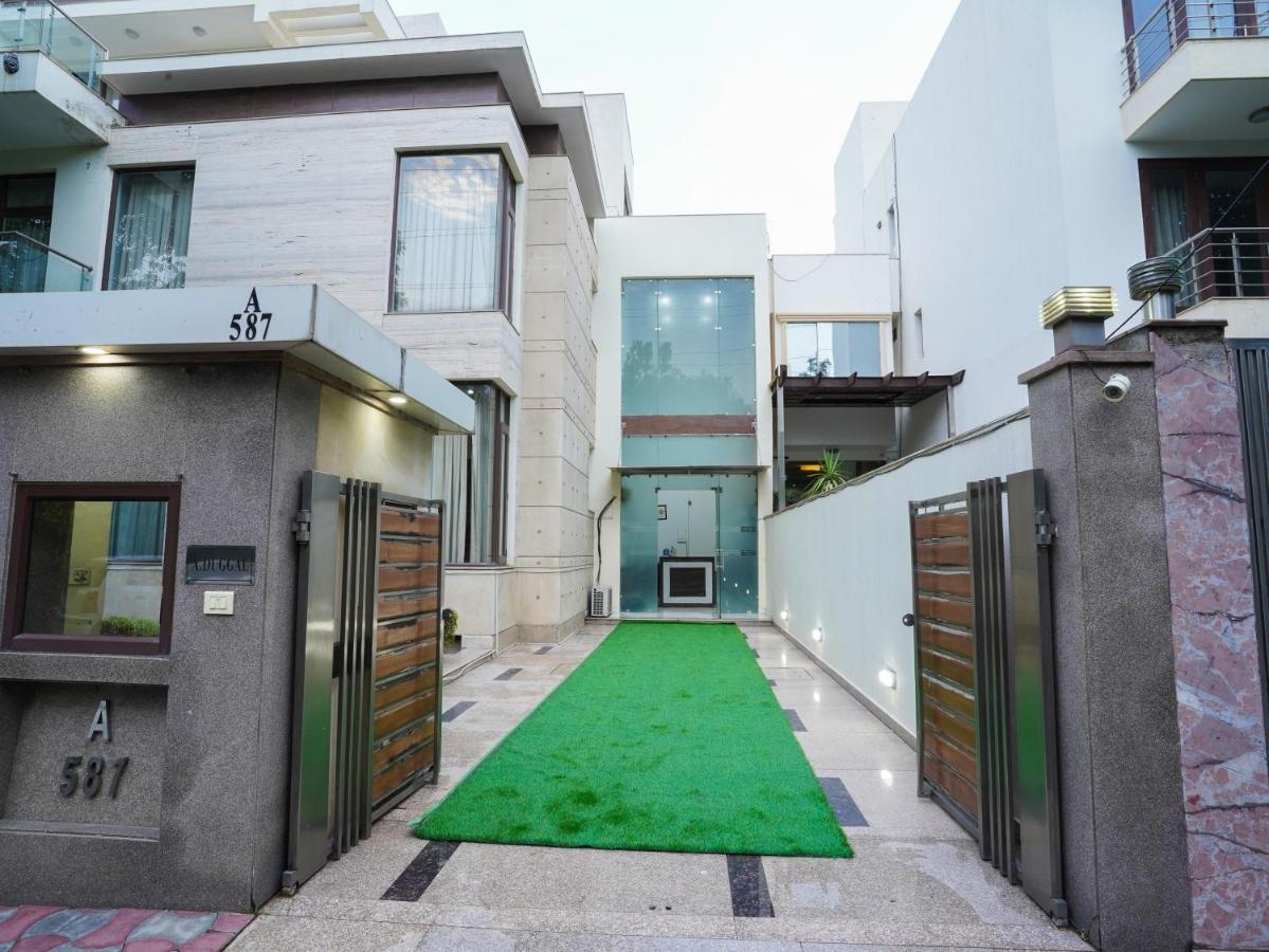 Lime Tree Hotel Sushant Lok Gurgaon Sector 29 Next To Iffco Chowk Metro Bagian luar foto