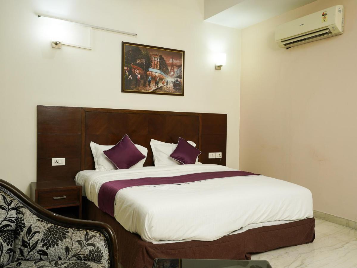 Lime Tree Hotel Sushant Lok Gurgaon Sector 29 Next To Iffco Chowk Metro Bagian luar foto
