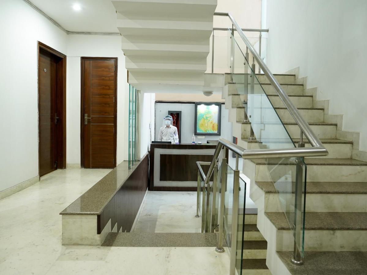 Lime Tree Hotel Sushant Lok Gurgaon Sector 29 Next To Iffco Chowk Metro Bagian luar foto