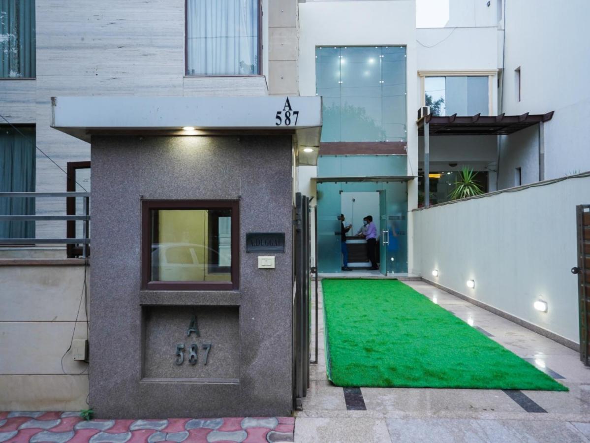 Lime Tree Hotel Sushant Lok Gurgaon Sector 29 Next To Iffco Chowk Metro Bagian luar foto
