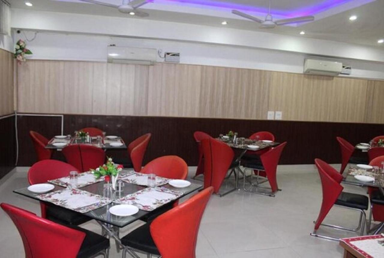 Lime Tree Hotel Sushant Lok Gurgaon Sector 29 Next To Iffco Chowk Metro Bagian luar foto
