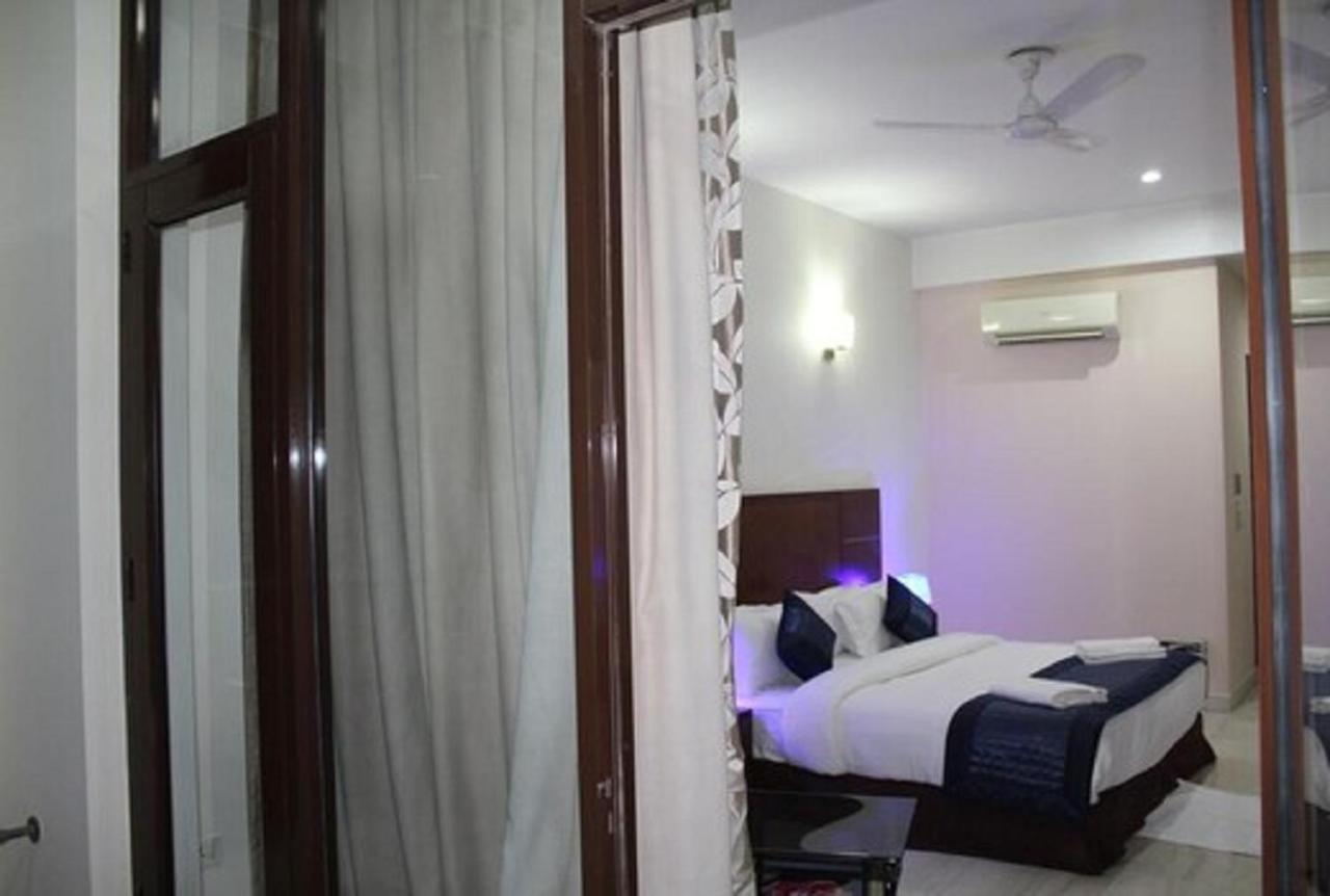 Lime Tree Hotel Sushant Lok Gurgaon Sector 29 Next To Iffco Chowk Metro Bagian luar foto