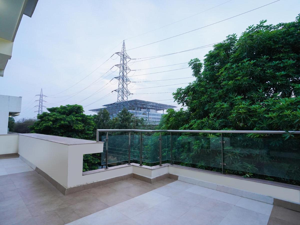 Lime Tree Hotel Sushant Lok Gurgaon Sector 29 Next To Iffco Chowk Metro Bagian luar foto