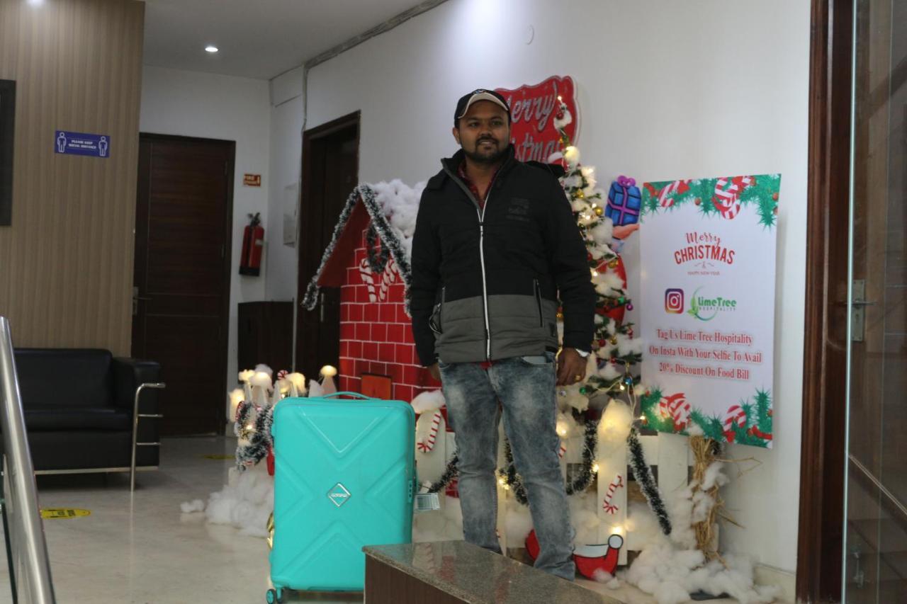 Lime Tree Hotel Sushant Lok Gurgaon Sector 29 Next To Iffco Chowk Metro Bagian luar foto